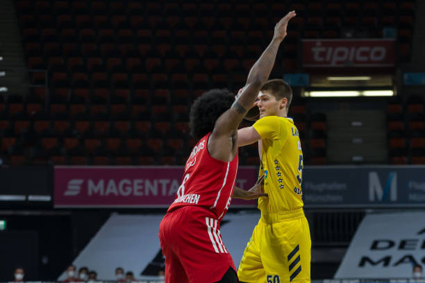 在与实力并 在与实力并